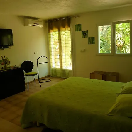 Les Mesanges Holiday home *